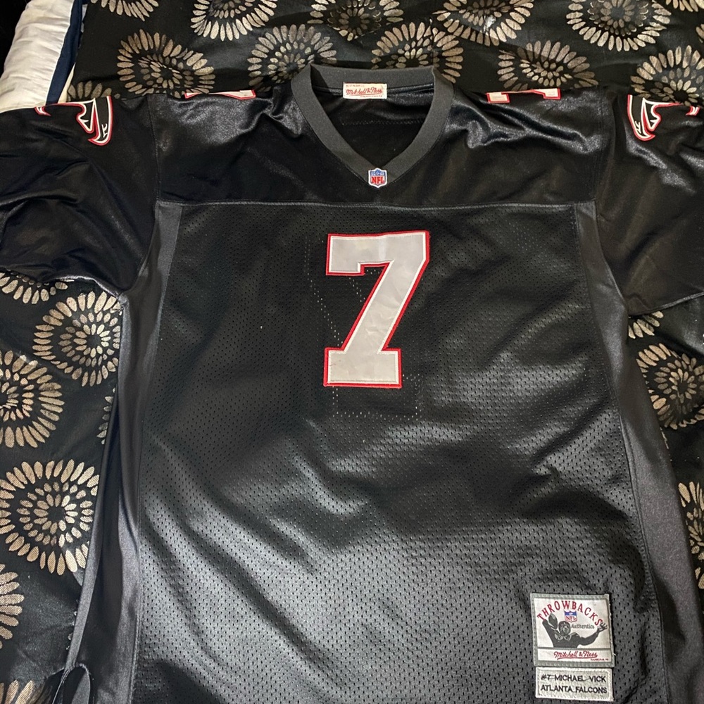 Michael Vick - Picture 2 of 7